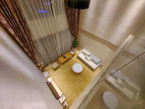 邻致公寓（东站中汇店）的一间浴室