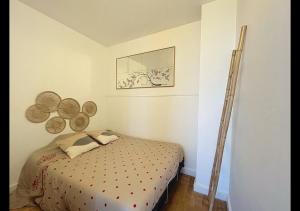 Katil atau katil-katil dalam bilik di Le Ptit Lyonnais, prox Tram T3, terrasse, moderne