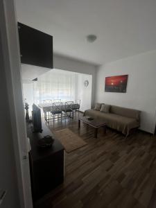 TV a/nebo společenská místnost v ubytování Torrenostra Apartment