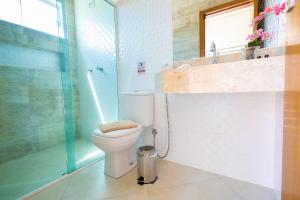 Koupelna v ubytování Rancho paradisíaco c/ 7 suítes no Lago das Brisas + 14 fotografií