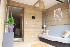 Posezení v ubytování Magnifique studio Le FLAMANT DORE avec Loggia, Terrasse & Climatisation, Proche Mer