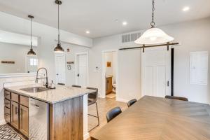 Fotografie z fotogalerie ubytování Private Hot Tub Newly Built Fraser Townhome v destinaci Fraser