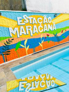 Hostel Estação Maracanã内部或周边的泳池