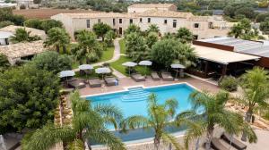 A piscina localizada em Pietra d'Acqua Resort & Spa by Geocharme ou nos arredores
