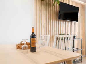 Newly renovated, luxurious apartment with a heated pool, 259 italokat is kínál