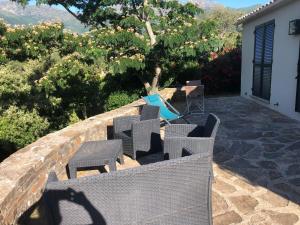 Nespecifikovaný výhled na hory nebo výhled na hory při pohledu z prázdninového domu + 3 fotografie