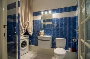 Koupelna v ubytování Appartement 32m2 Juan les Pins 350 m plage climatisé WIFI centre + 18 fotografií