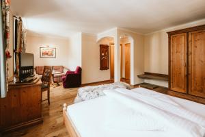 TV a/nebo společenská místnost v ubytování Hotel Steffner-Wallner