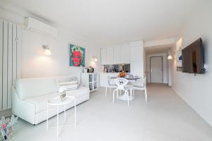 TV a/nebo společenská místnost v ubytování FEEL HOME - GRASSEUIL