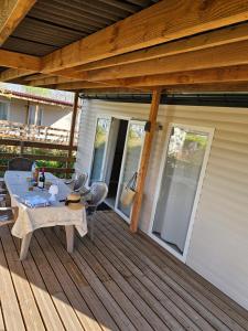 Balkón nebo terasa v ubytování Camping Le Dolium