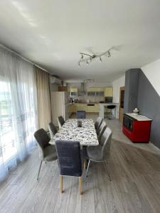 Η κουζίνα ή μικρή κουζίνα στο Apartman Mia