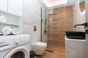 Vannituba majutusasutuses Zante Center Suite A
