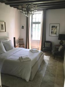 Postel nebo postele na pokoji v ubytování Chambre suite privée à 10km de Chambord et Cheverny