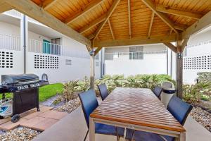 Χώρος καθιστικού στο Oceanfront condo w/ private balcony & stunning view - boardwalk to beach +20 φωτογραφίες