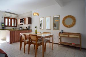 Köök või kööginurk majutusasutuses Nomad Mole - Praia Mole Beachfront Condo