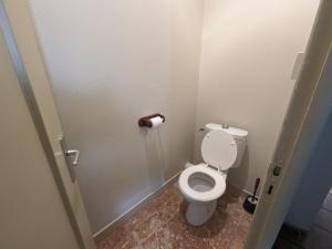 Φωτογραφία από το άλμπουμ του Villa spacieuse avec jardin privé, proche vignobles et lacs – 4 chambres, cheminée, équipement bébé - FR-1-611-27 σε Vaux-sous-Aubigny