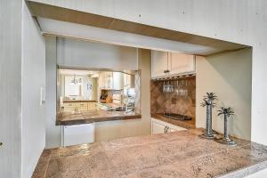 Η κουζίνα ή μικρή κουζίνα στο Inlet Reef 109- by Holiday Isle Properties