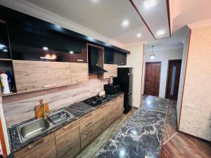Η κουζίνα ή μικρή κουζίνα στο Your Home Inn at Jikia's Green House-Central Tbilisi