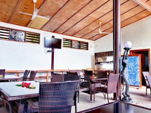 TV a/nebo společenská místnost v ubytování Hideaway Island Resort