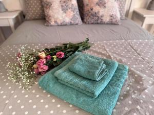 Postel nebo postele na pokoji v ubytování Fousa Home