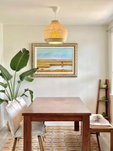 Gallery image of New 3 Bedroom Bungalow Ground Floor with BBQ Patio in Richmond Hill