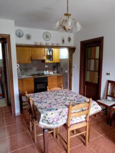 Cucina o angolo cottura di La Casa dei Nonni