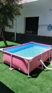 Piscina en o cerca de Carrer Esparreguera