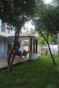 Κήπος έξω από το Sakthi Villa