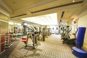 Fitness centrum a/nebo fitness zařízení v ubytování Legendale Hotel Beijing