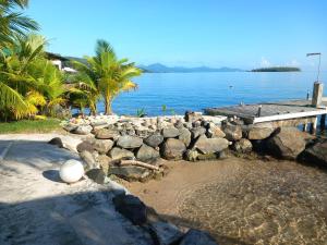 Gallery image of Chambres chez Maeva, bord de mer privé in Uturoa