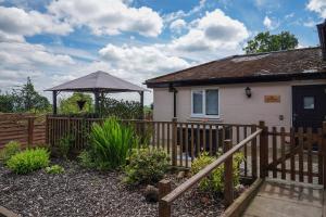 Budova, kde se apartmán nachází + 8 fotografií