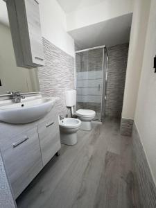 Ένα μπάνιο στο Jonia Apartments