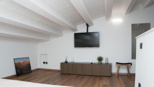 TV a/nebo společenská místnost v ubytování Four Rooms