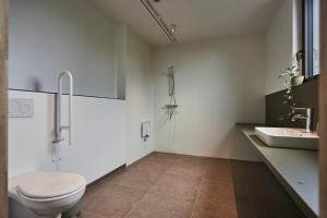 Koupelna v ubytování Vakantiewoning Het Kasterhuis + 37 fotografií