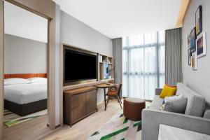 TV o dispositivi per l'intrattenimento presso Home2 Suite by Hilton Shenzhen Bao'an