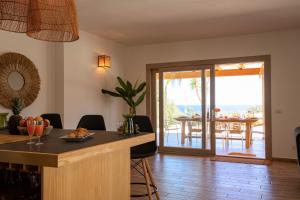 Fotografie z fotogalerie ubytování Villa MAJU v destinaci Tertenìa