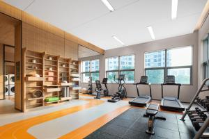 Fitness centrum a/nebo fitness zařízení v ubytování Home2 Suite by Hilton Shenzhen Bao'an