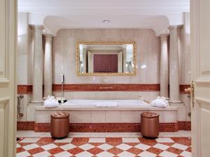 Un baño de Grand Hotel Wien