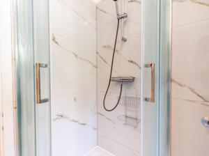 Koupelna v ubytování Laganini apartman Rab + 37 fotografií