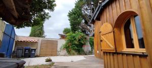 Gallery image of A la petite maison in Arès