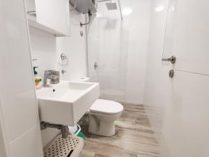 Bilik mandi di Villa Masha +15 gambar