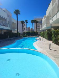 Bazén v ubytování Wave Resort nebo v jeho okolí