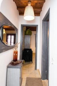 Imagem da galeria de Apt with Amazing Balcony View of Mykonos em Agios Sostis Mykonos