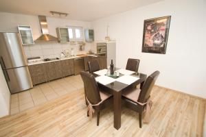 Kuchyňa alebo kuchynka v ubytovaní Apartmani Pašalić