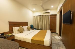 Hotel Avon Ruby Dadar TV 또는 엔터테인먼트 센터