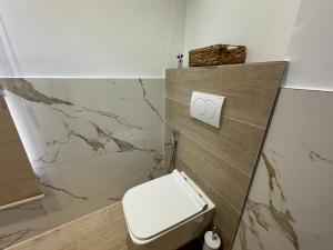 Koupelna v ubytování Andi Downtown Deluxe Rooms