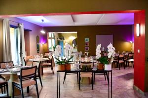 Restaurace v ubytování Le Mas Des Aigras - Hôtel & Restaurant de Charme en Provence