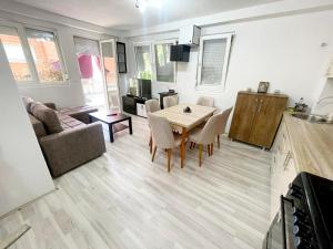Kuchyň nebo kuchyňský kout v ubytování Elkos Apartment