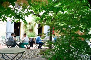 Hosté ubytování Le Mas Des Aigras - Hôtel & Restaurant de Charme en Provence