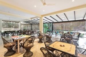 Restaurace v ubytování Seashell Suites and Villas- Candolim Goa